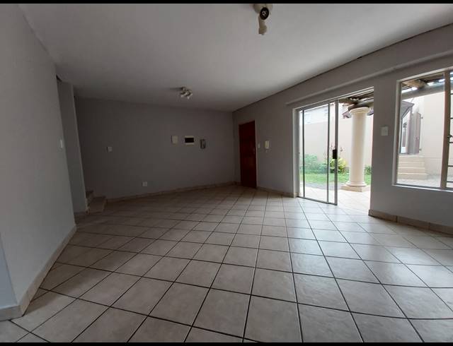 2 BEDROOM DUPLEX TO LET IN NORTH RIDING